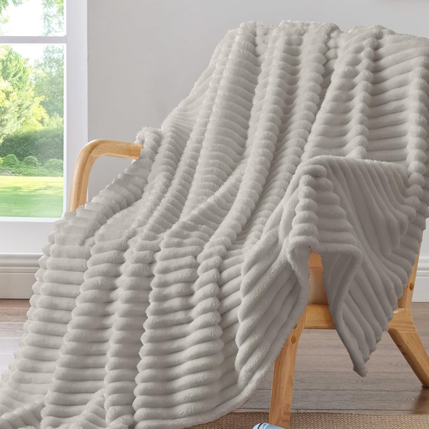 Warm & Fluffy Fleece Throw Blanket - 50" x 60"